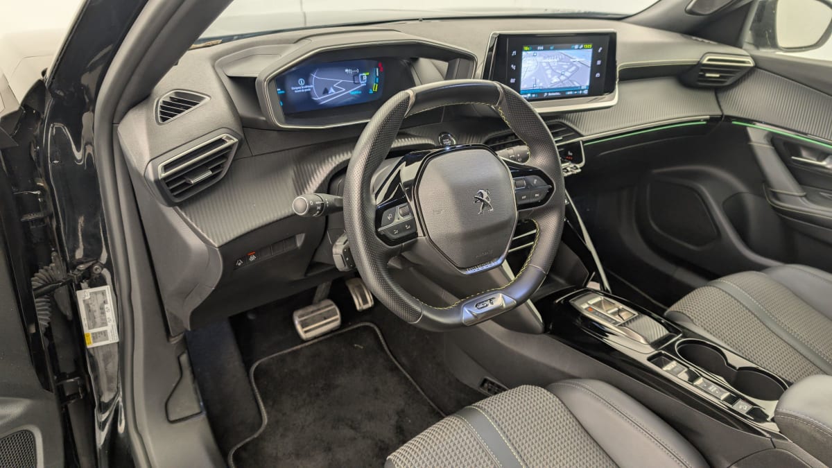 PEUGEOT 2008 ELECTRIQUE 136 ch GT