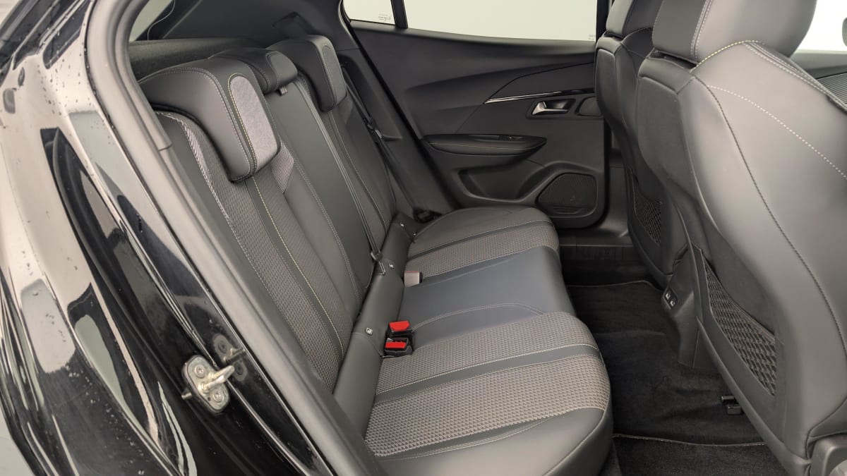 PEUGEOT 2008 ELECTRIQUE 136 ch GT