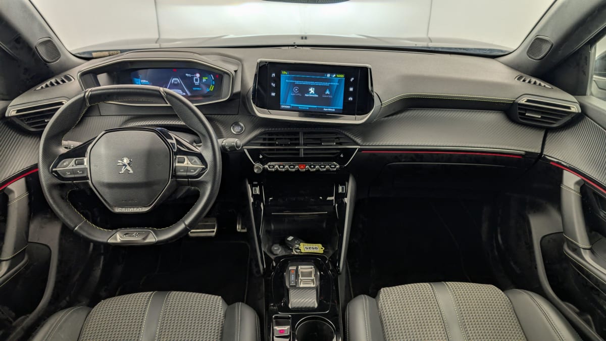 PEUGEOT 2008 ELECTRIQUE 136 ch GT