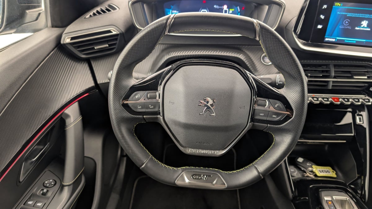 PEUGEOT 2008 ELECTRIQUE 136 ch GT