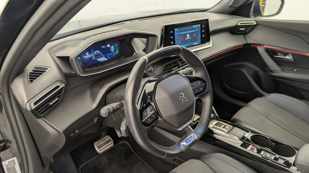 PEUGEOT 2008 ELECTRIQUE 136 ch GT