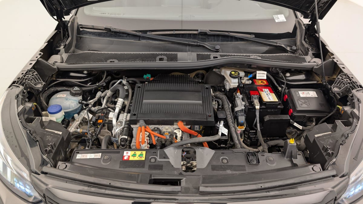 PEUGEOT 2008 ELECTRIQUE 136 ch GT