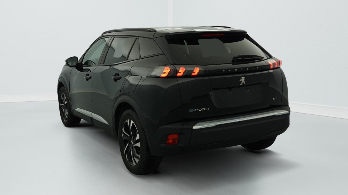 PEUGEOT 2008 ELECTRIQUE 136 ch GT