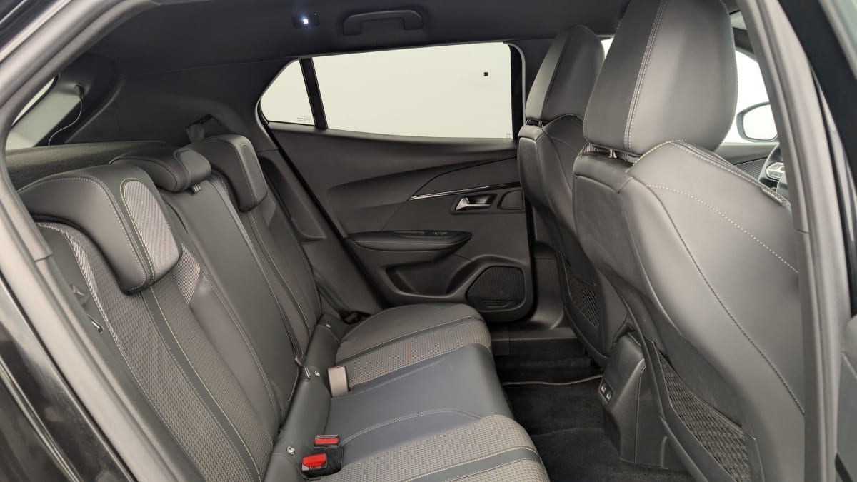 PEUGEOT 2008 ELECTRIQUE 136 ch GT
