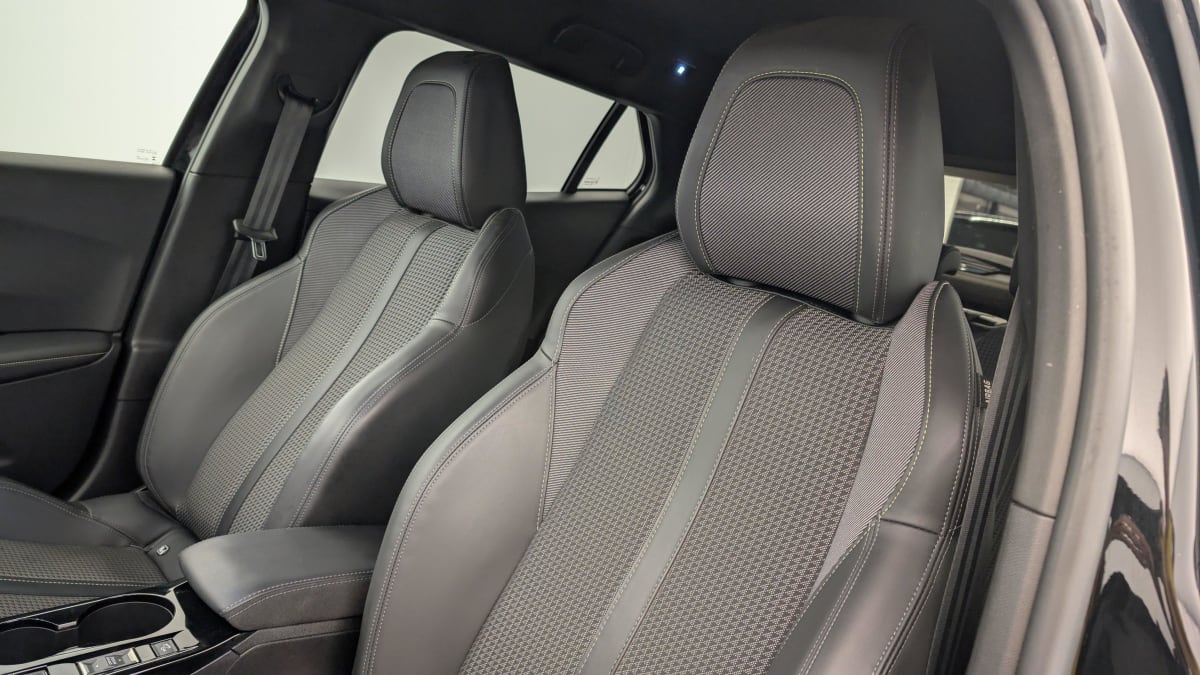 PEUGEOT 2008 ELECTRIQUE 136 ch GT