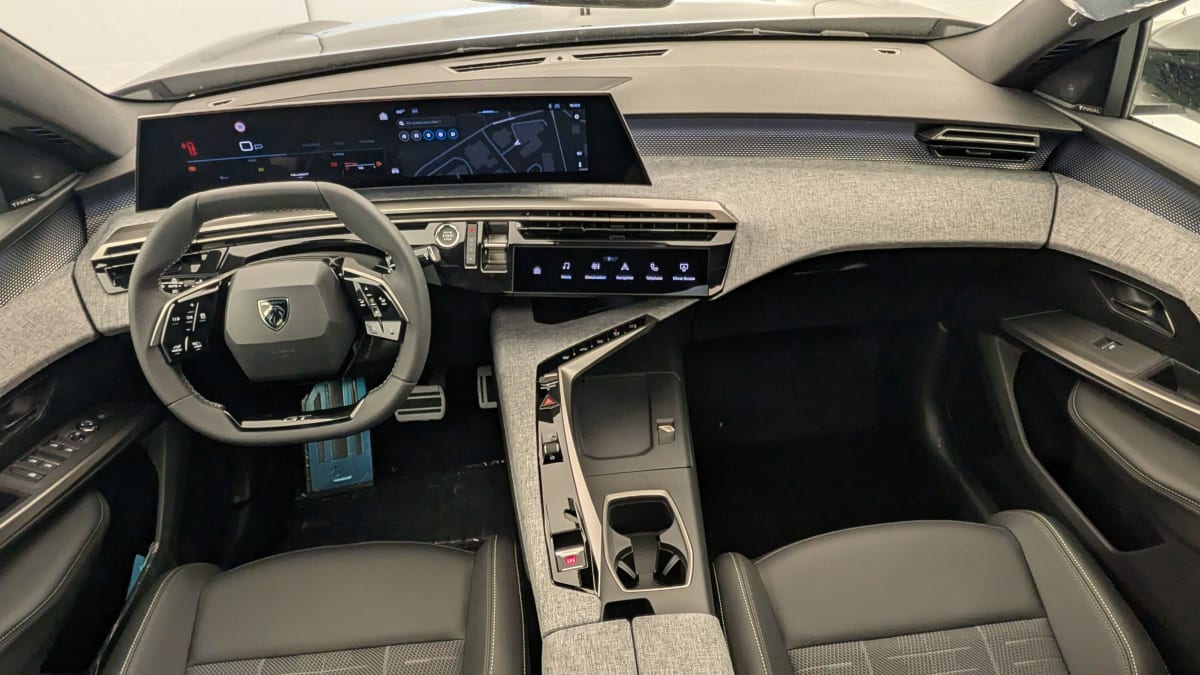 PEUGEOT 3008 Hybrid 145 e-DCS6 GT