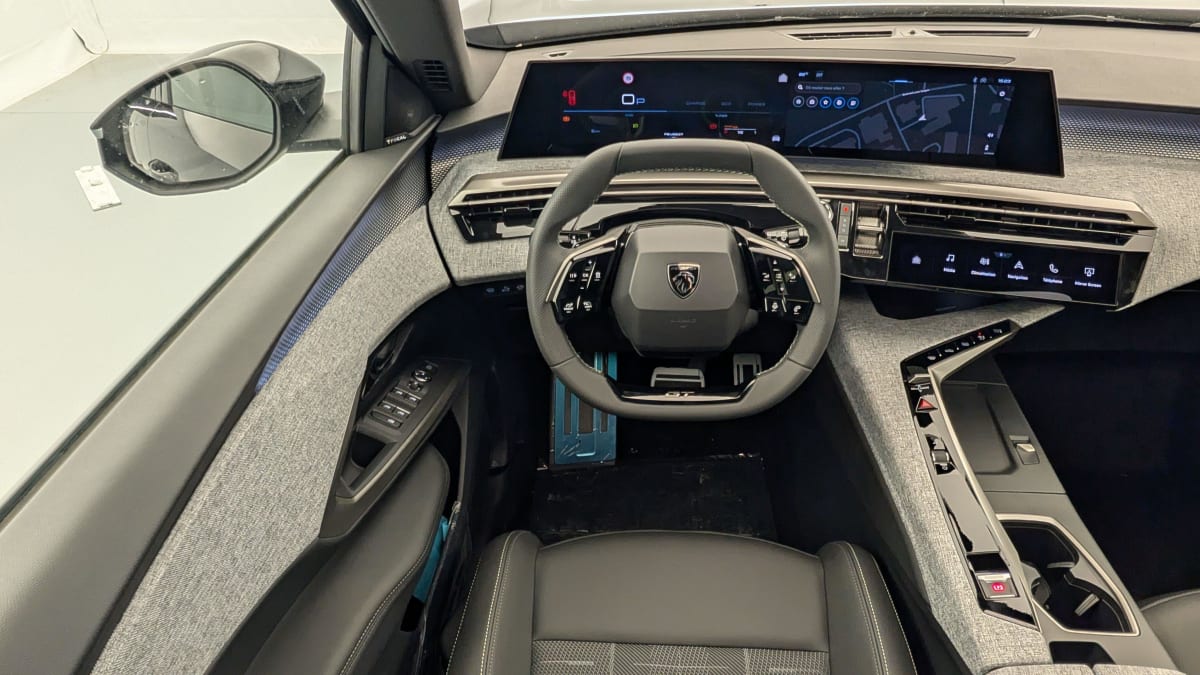 PEUGEOT 3008 Hybrid 145 e-DCS6 GT