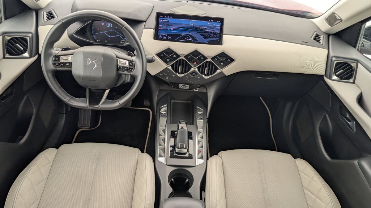 DS DS3 PureTech 130 EAT8 Esprit de Voyage