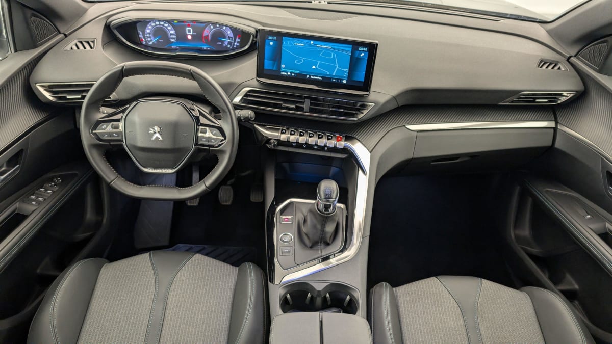 PEUGEOT 3008 PureTech 130ch BVM6 Allure Pack + Hayon motorisé + Pack Drive Assist