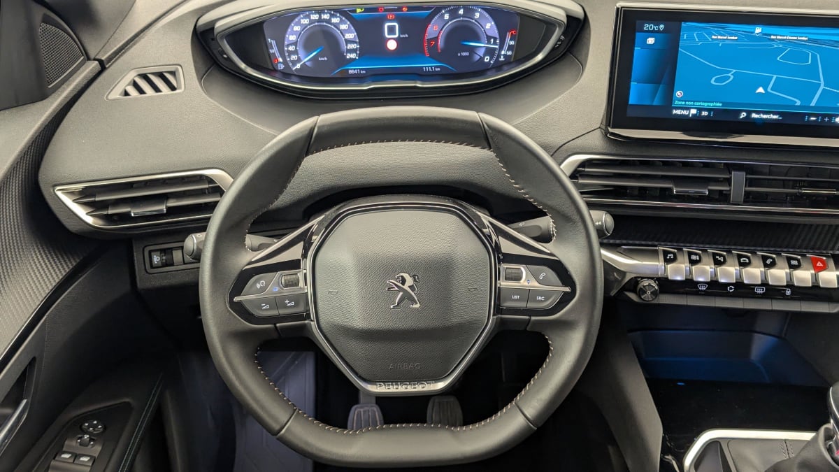 PEUGEOT 3008 PureTech 130ch BVM6 Allure Pack + Hayon motorisé + Pack Drive Assist