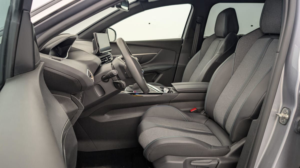 PEUGEOT 5008 PureTech 130ch S S BVM6 Allure Pack