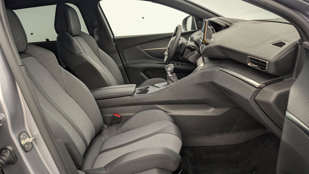 PEUGEOT 5008 PureTech 130ch S S BVM6 Allure Pack