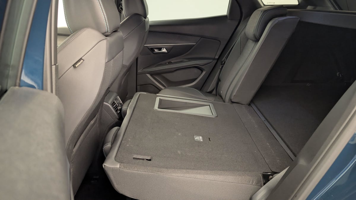 PEUGEOT 3008 Hybrid 136 e-DCS6 Allure Pack
