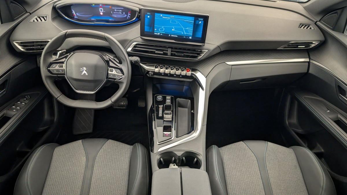 PEUGEOT 3008 Hybrid 136 e-DCS6 Allure Pack