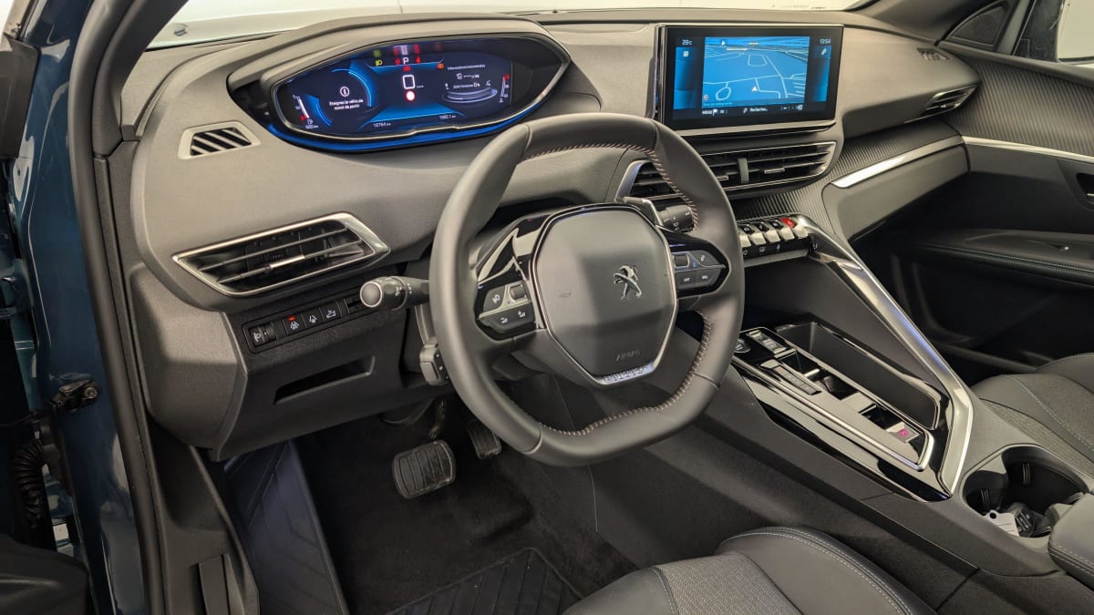 PEUGEOT 3008 Hybrid 136 e-DCS6 Allure Pack