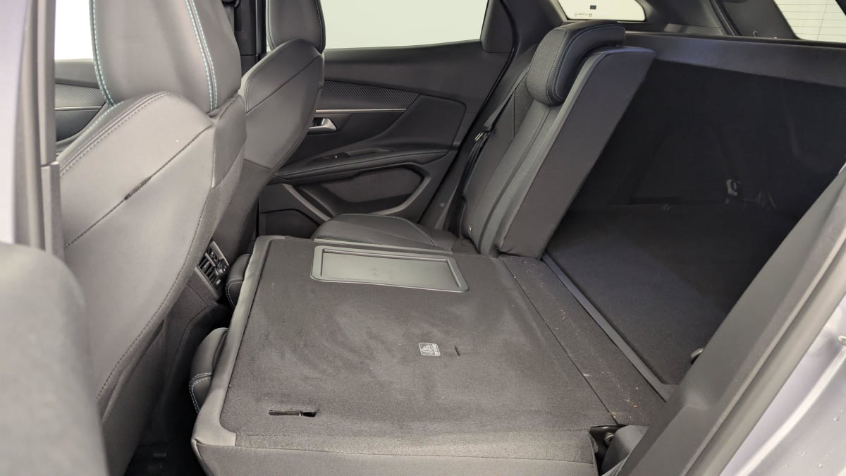 PEUGEOT 3008 Hybrid 136 e-DCS6 Allure Pack