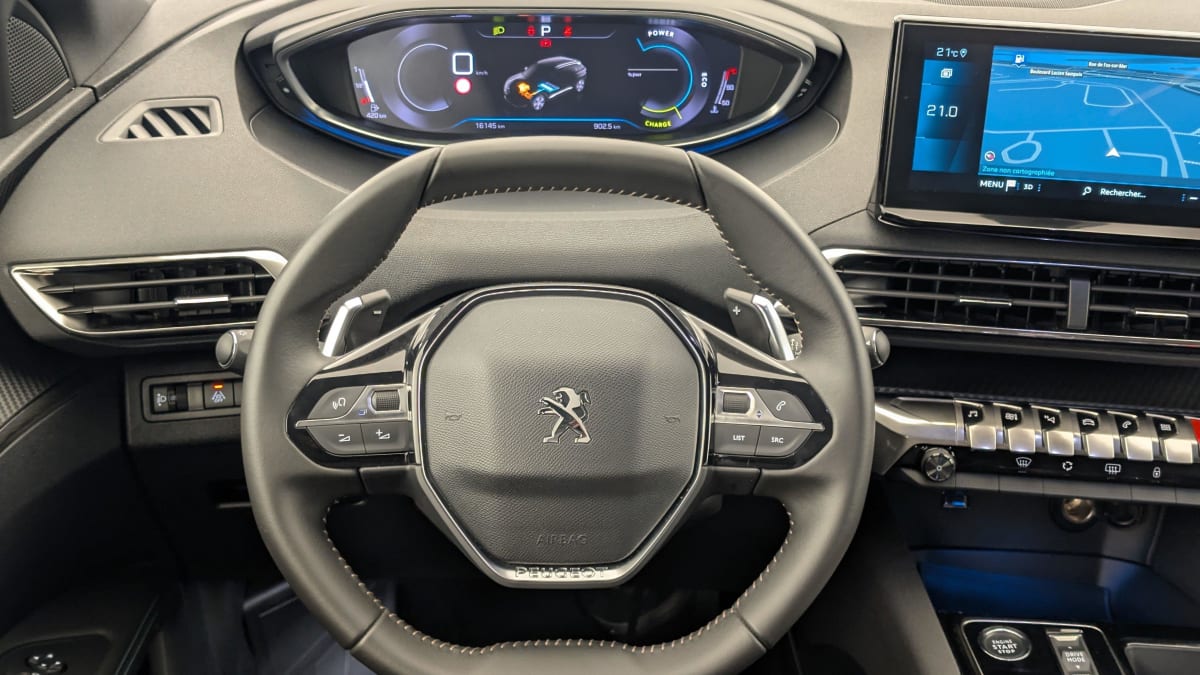 PEUGEOT 3008 Hybrid 136 e-DCS6 Allure Pack