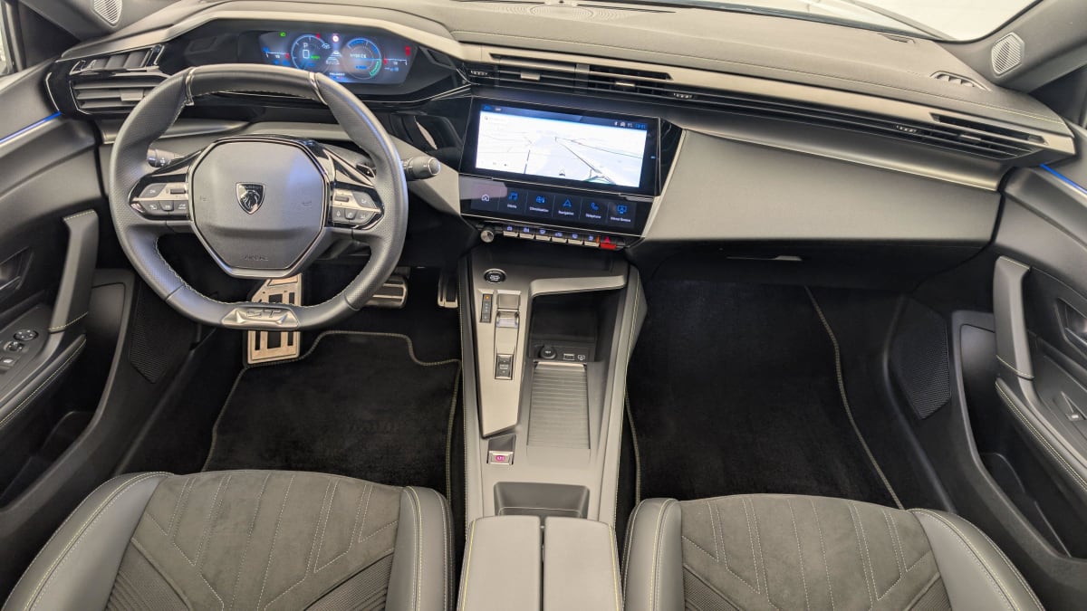 PEUGEOT 408 PHEV 180 e-EAT8 GT