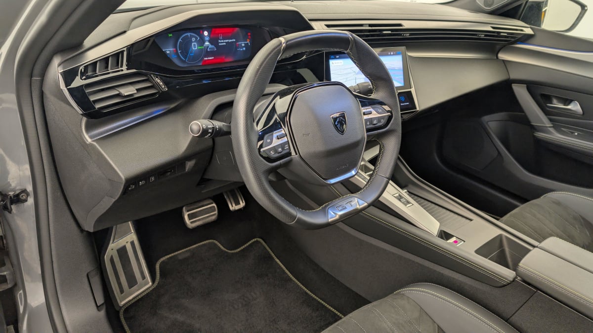 PEUGEOT 408 PHEV 180 e-EAT8 GT
