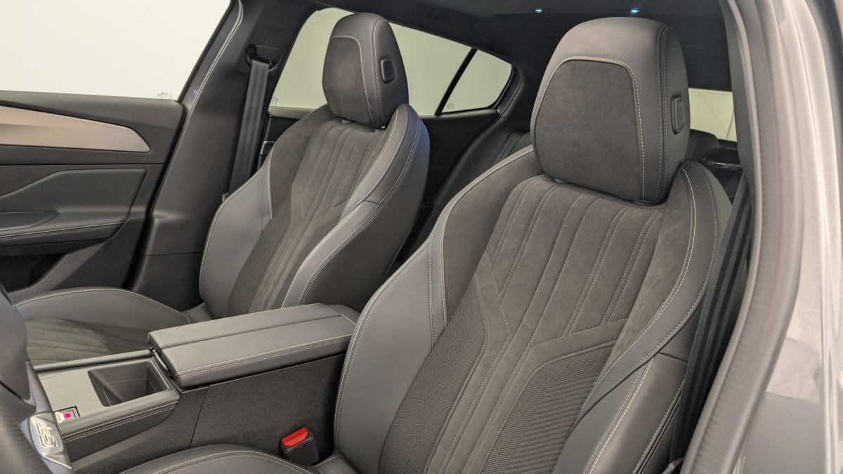 PEUGEOT 408 PHEV 180 e-EAT8 GT