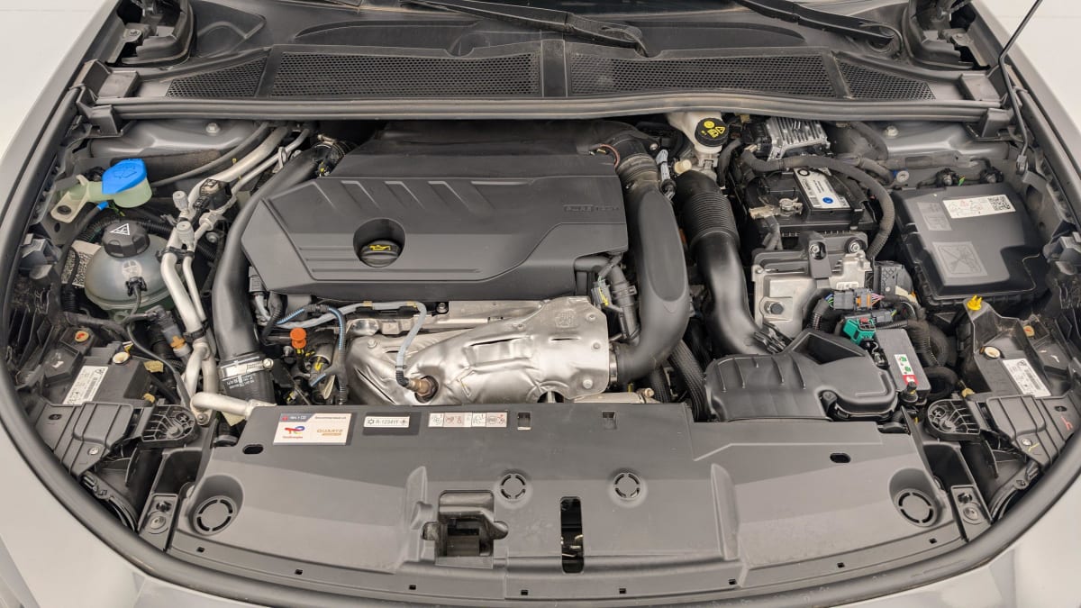 PEUGEOT 408 PHEV 180 e-EAT8 GT
