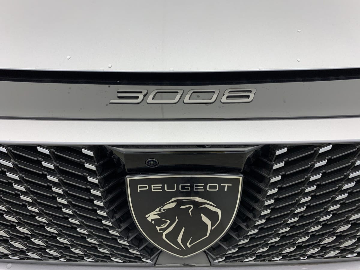 PEUGEOT 3008 Hybrid 145 e-DCS6 GT
