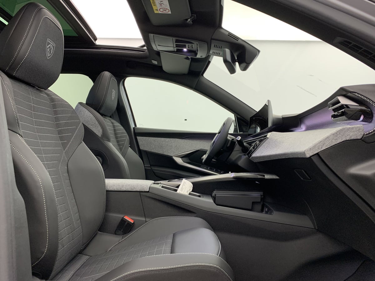 PEUGEOT 3008 Hybrid 145 e-DCS6 GT