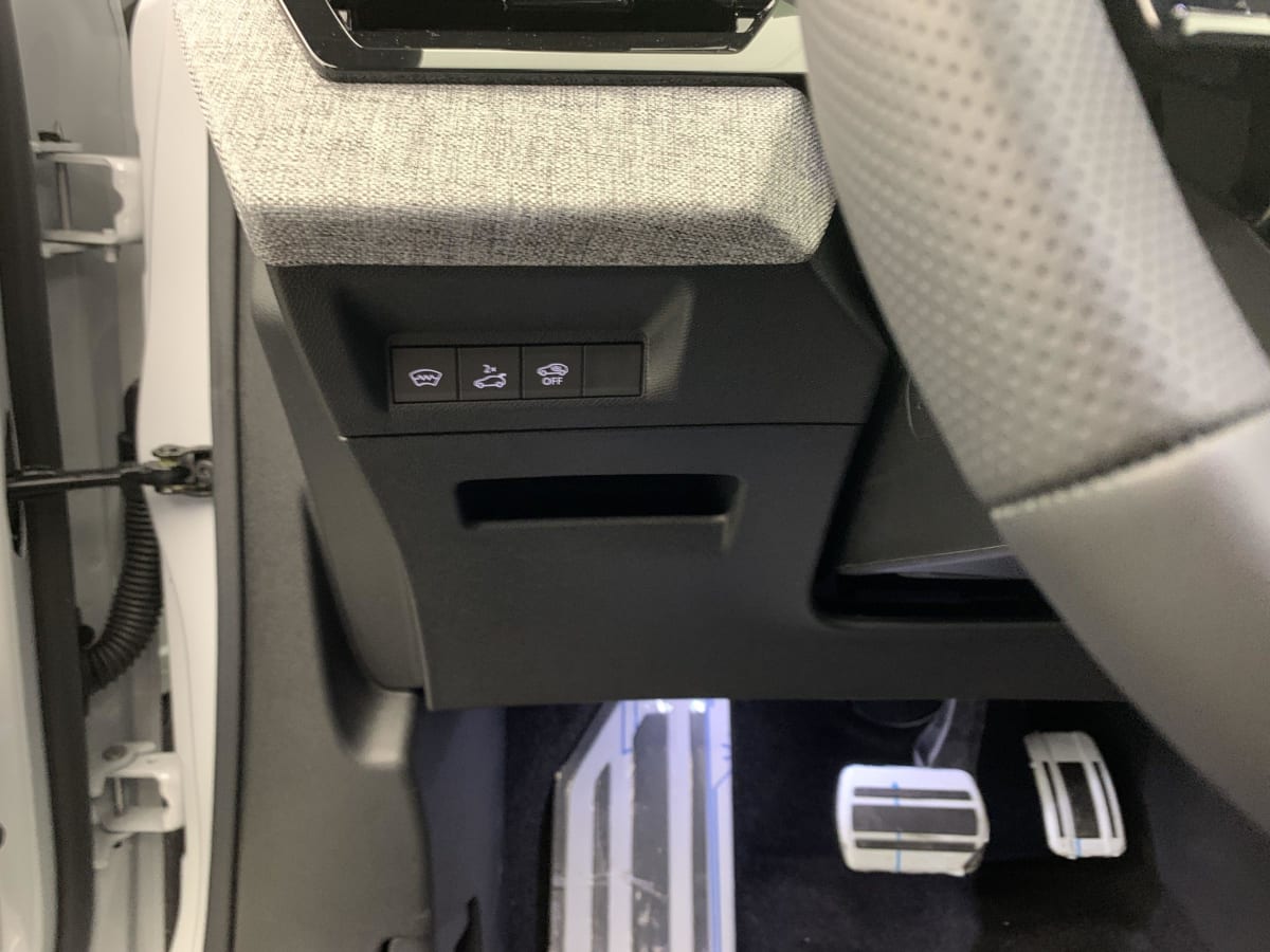 PEUGEOT 3008 Hybrid 145 e-DCS6 GT