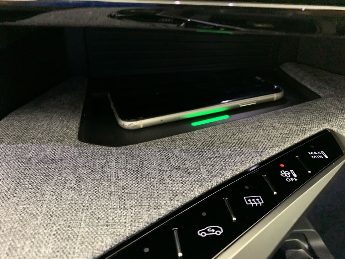PEUGEOT 3008 Hybrid 145 e-DCS6 GT