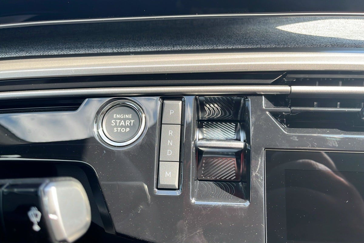 PEUGEOT 3008 Hybrid 145 e-DCS6 GT