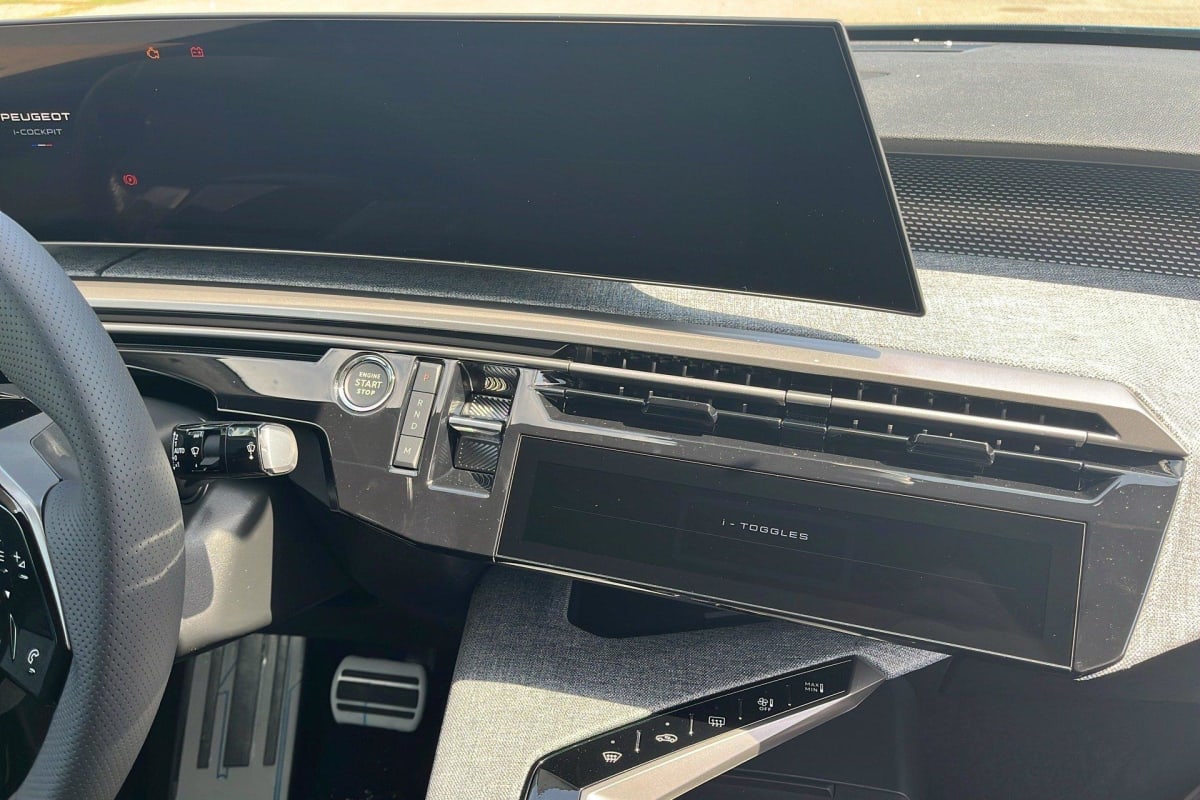 PEUGEOT 3008 Hybrid 145 e-DCS6 GT