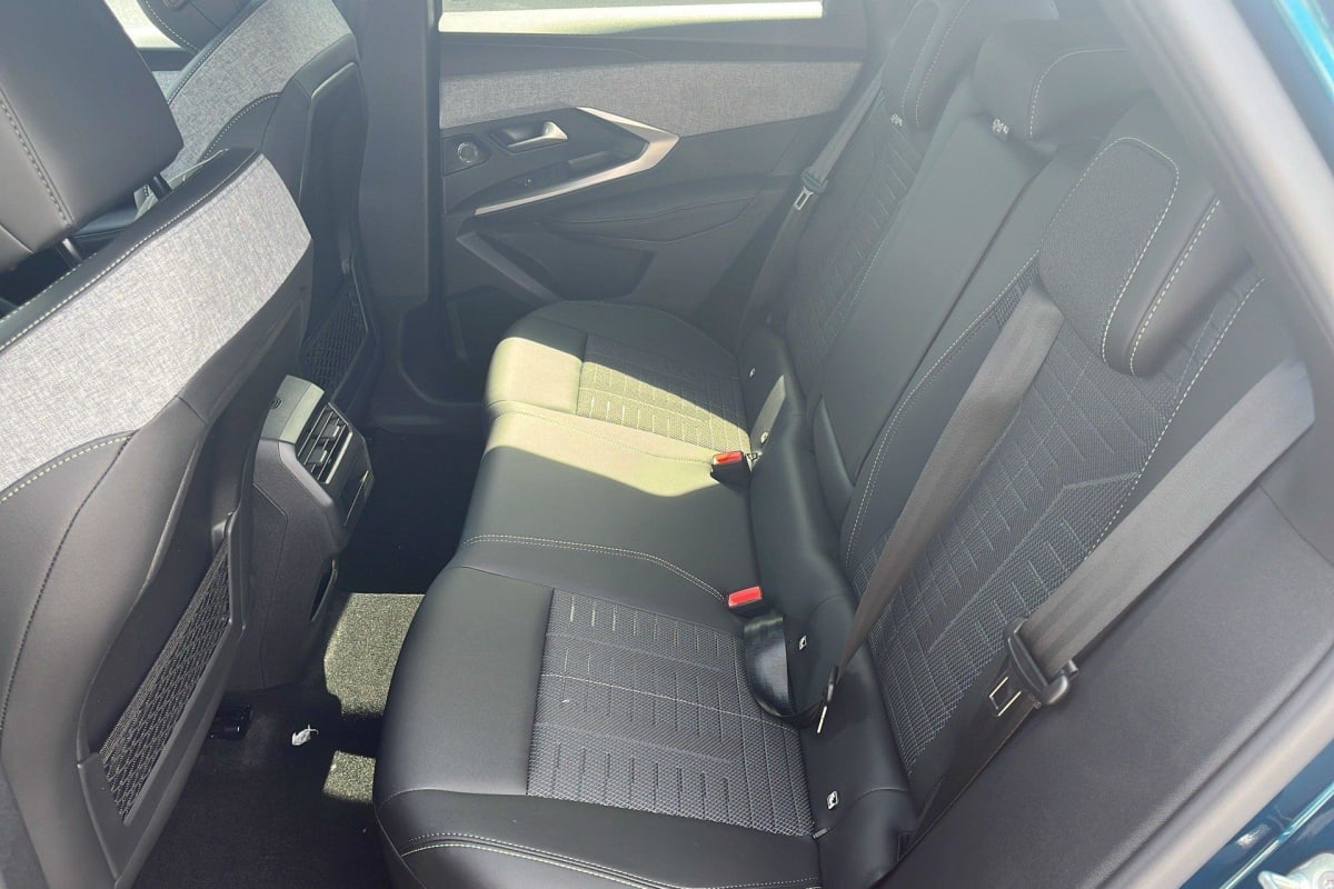 PEUGEOT 3008 Hybrid 145 e-DCS6 GT