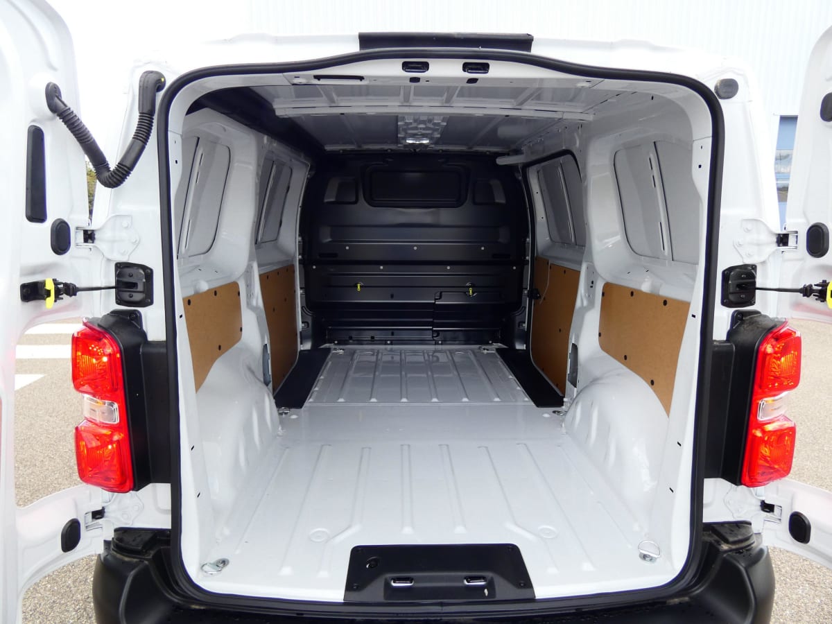 PEUGEOT EXPERT FOURGON M BLUEHDI 120 S S BVM6 + Pack Connectivité