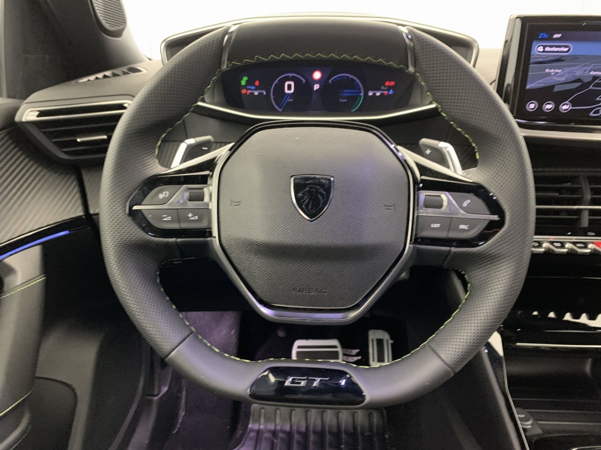 PEUGEOT 2008 Hybrid 145 e-DCS6 GT