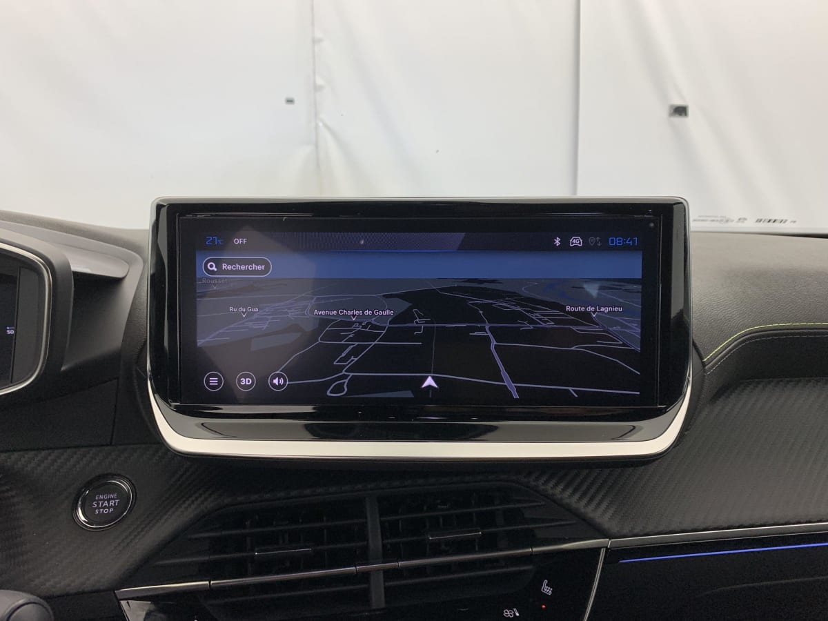 PEUGEOT 2008 Hybrid 145 e-DCS6 GT