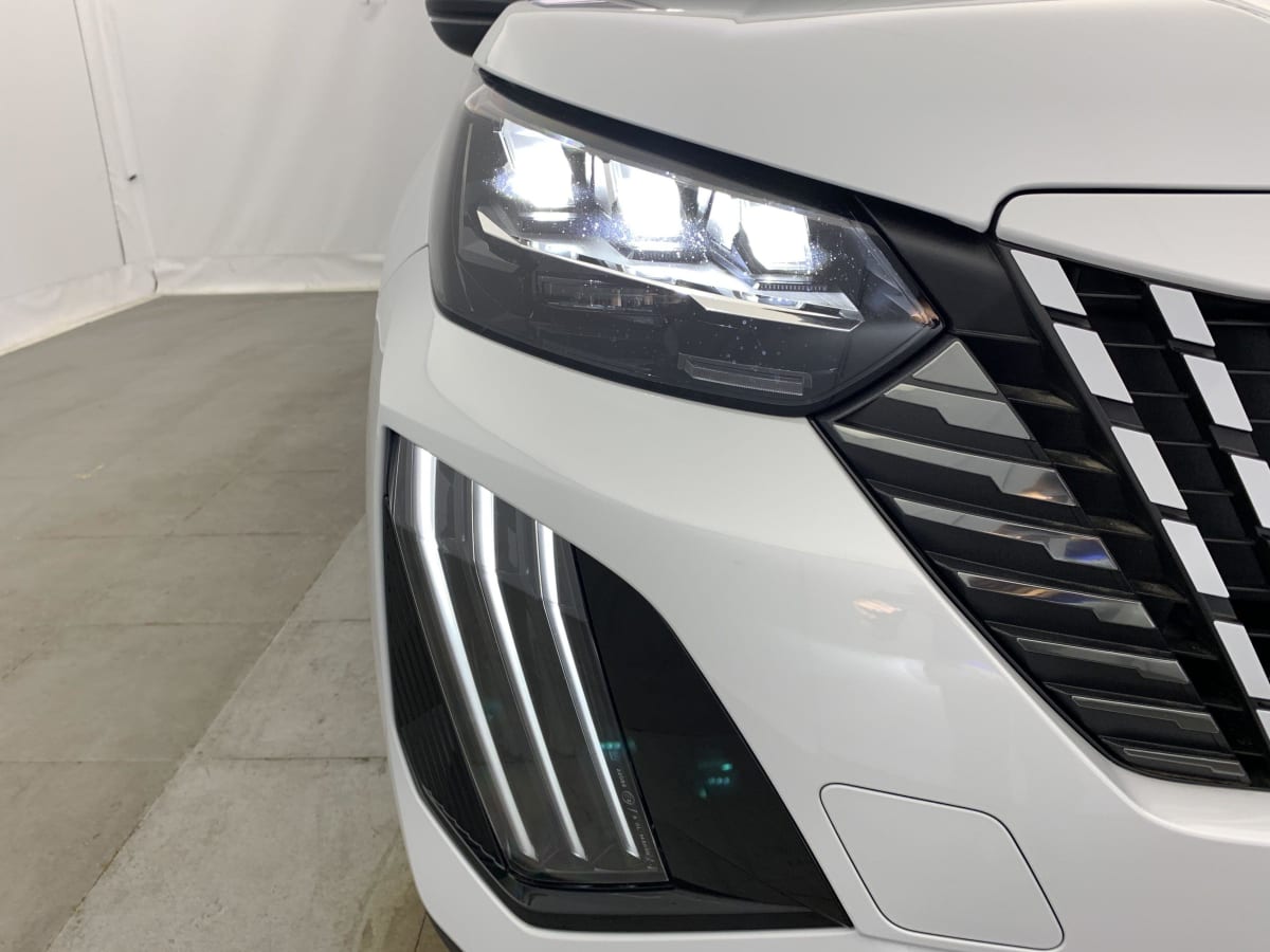 PEUGEOT 2008 Hybrid 145 e-DCS6 GT
