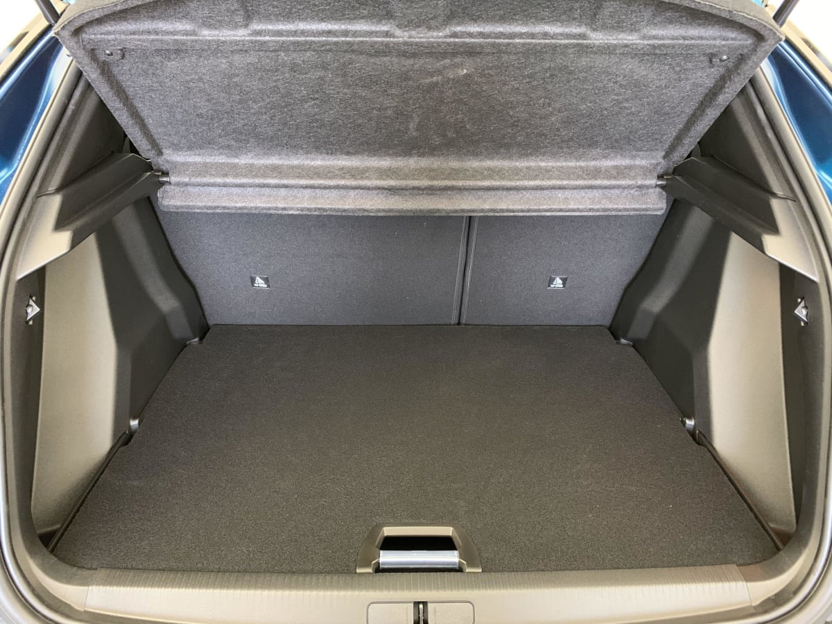 PEUGEOT 2008 Hybrid 145 e-DCS6 GT