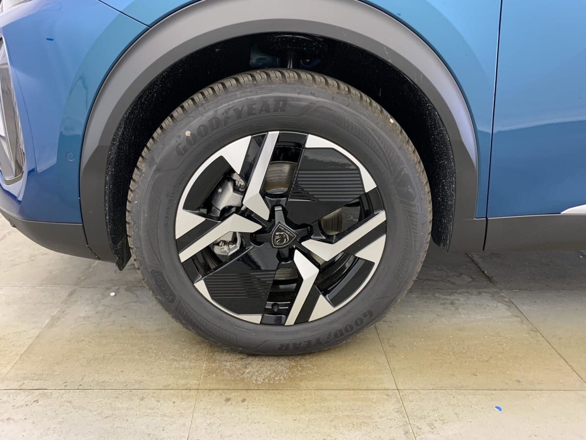 PEUGEOT 2008 Hybrid 145 e-DCS6 GT
