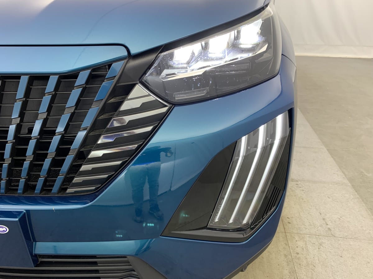 PEUGEOT 2008 Hybrid 145 e-DCS6 GT