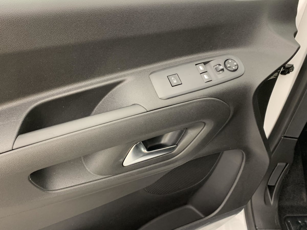 PEUGEOT PARTNER XL 950 KG BLUEHDI 130 S S EAT8 + Pack Caméra + Pack Techno