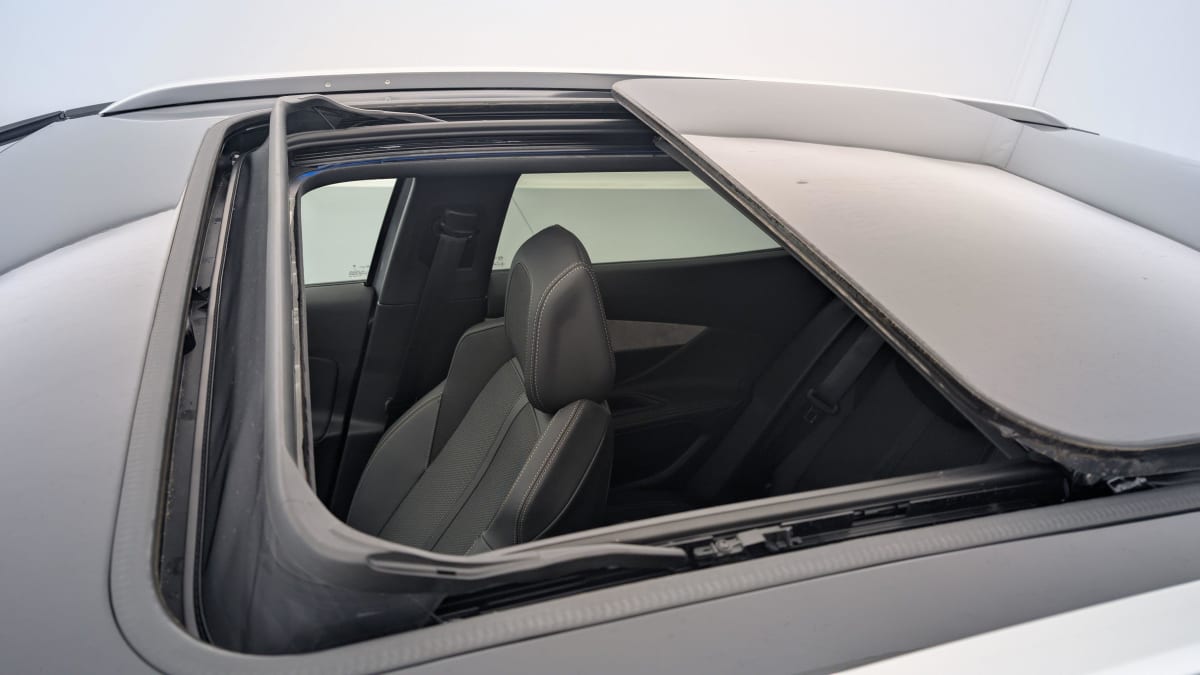 PEUGEOT 3008 Hybrid 225 e-EAT8 GT