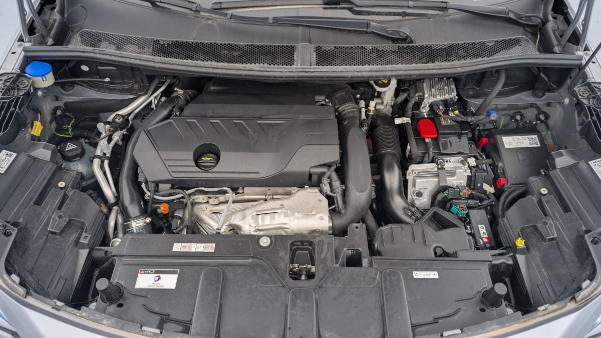 PEUGEOT 3008 Hybrid 225 e-EAT8 GT