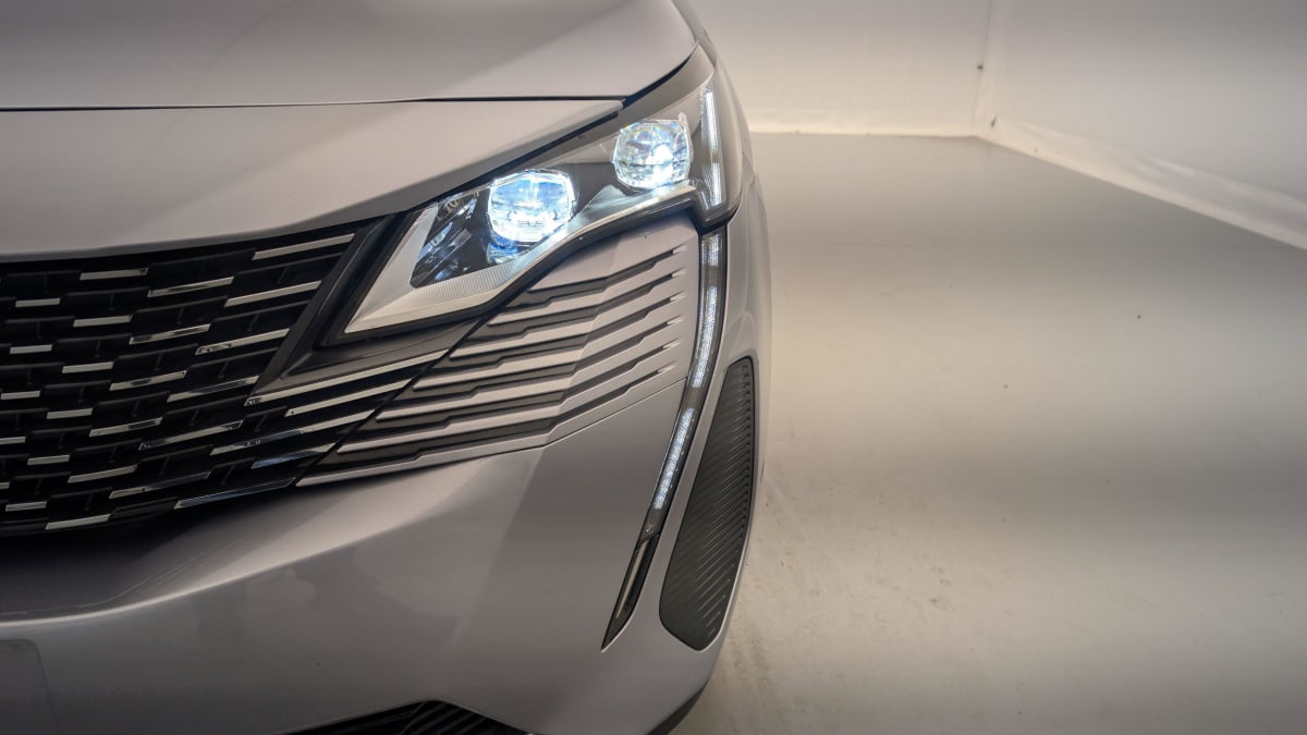 PEUGEOT 3008 Hybrid 225 e-EAT8 GT