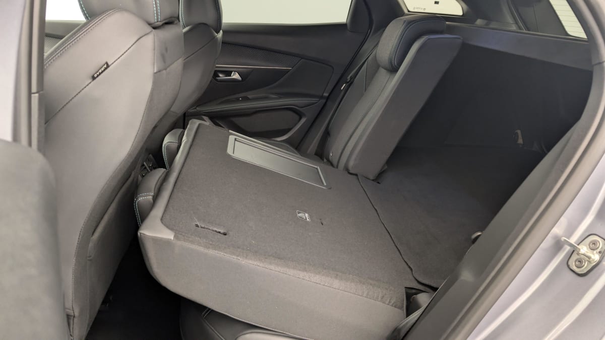 PEUGEOT 3008 Hybrid 180 e-EAT8 Allure Pack