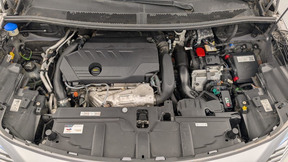 PEUGEOT 3008 Hybrid 180 e-EAT8 Allure Pack