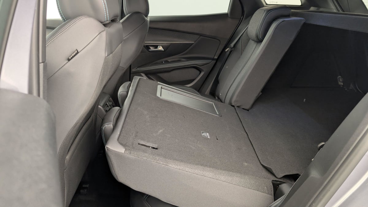 PEUGEOT 3008 Hybrid 180 e-EAT8 Allure Pack + DRIVE ASSIST PLUS + PACK CITY + JA19 + CHARGEUR 7,4 KW