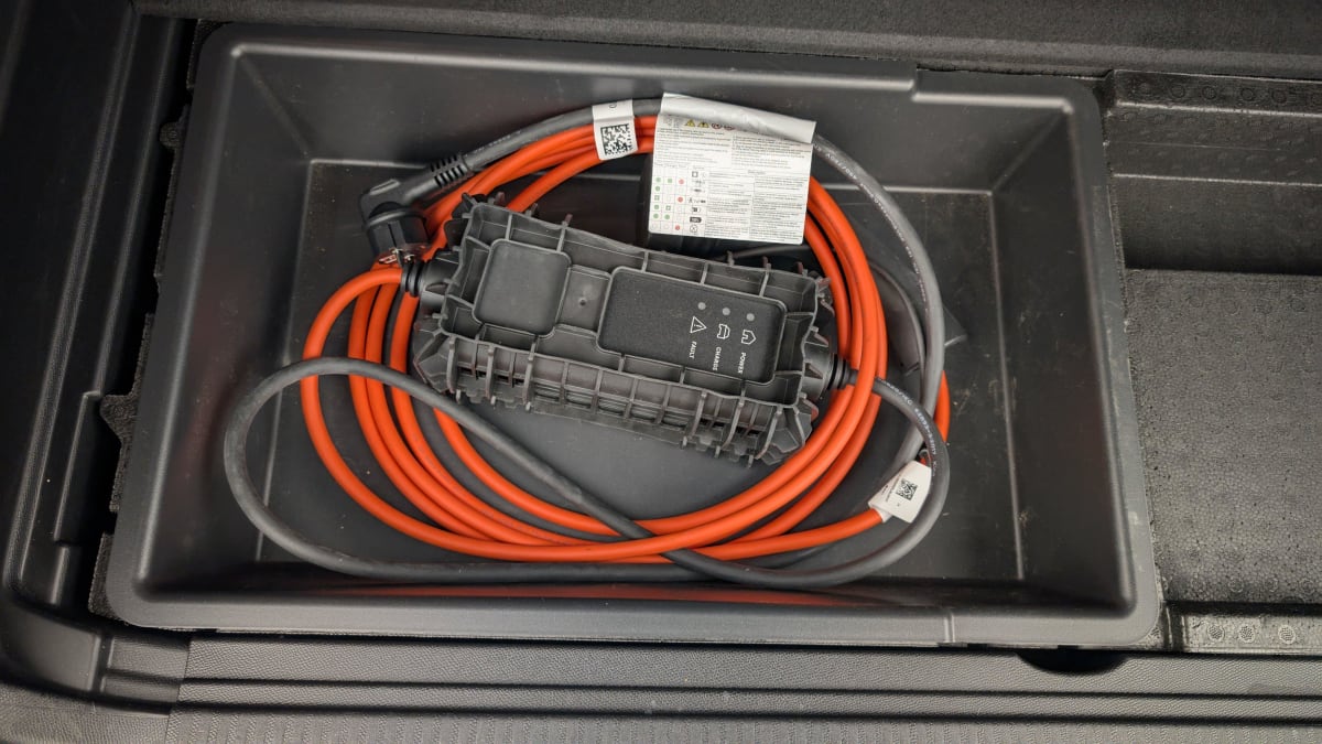 PEUGEOT 3008 Hybrid 180 e-EAT8 Allure Pack + DRIVE ASSIST PLUS + PACK CITY + JA19 + CHARGEUR 7,4 KW