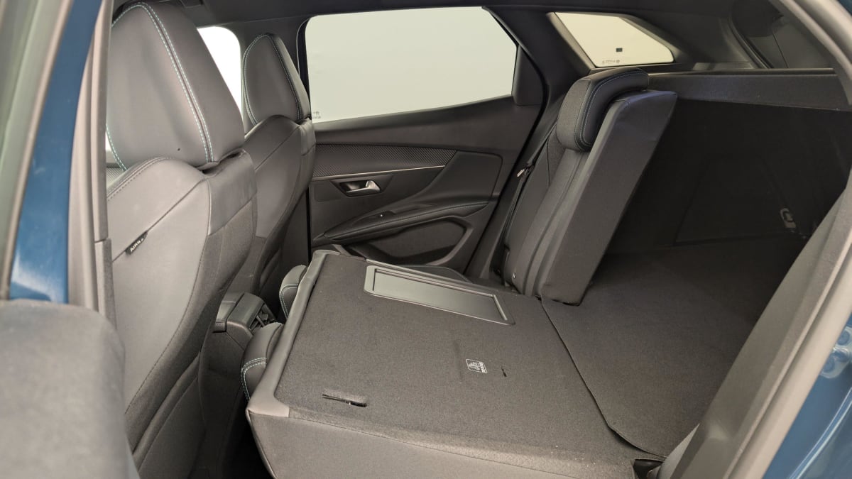 PEUGEOT 3008 Hybrid 180 e-EAT8 Allure Pack