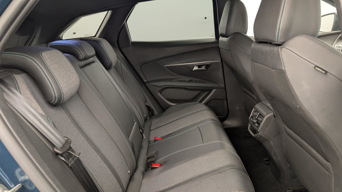PEUGEOT 3008 Hybrid 180 e-EAT8 Allure Pack