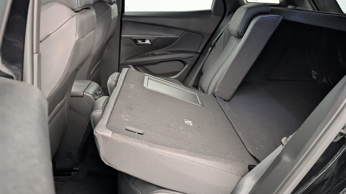 PEUGEOT 3008 Hybrid 180 e-EAT8 Allure Pack